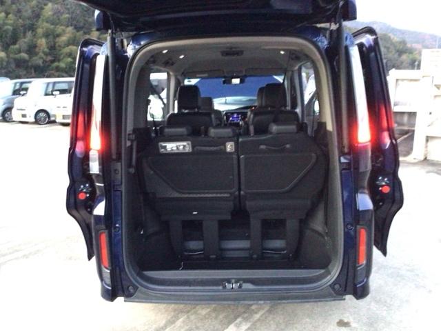 ステップワゴンスパーダ スパーダ・クールスピリットホンダセンシング　ＬＥＤ・フルセグ・メモリナビ・バックカメラ・純正ＡＷ・シートヒーター・ＥＴＣ　サイドエアバック　スマートキ　左右電動スライドドア　バックモニタ　地ＴＶ　ナビ＆ＴＶ　三列シート　ＵＳＢ　助手席エアバッグ（31枚目）