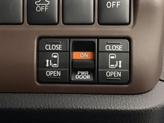 エスクァイア ハイブリッドＧｉ　ＬＥＤ・フルセグ・メモリナビ・バックカメラ・純正ＡＷ・両側電動ドア・ＥＴＣ　シートＨ　Ｒカメラ　ＡＡＣ　ウォークスルー　ナビ＆ＴＶ　地デジ　ＬＥＤライト　キーレスエントリー　スマートキー付　エアバック（9枚目）