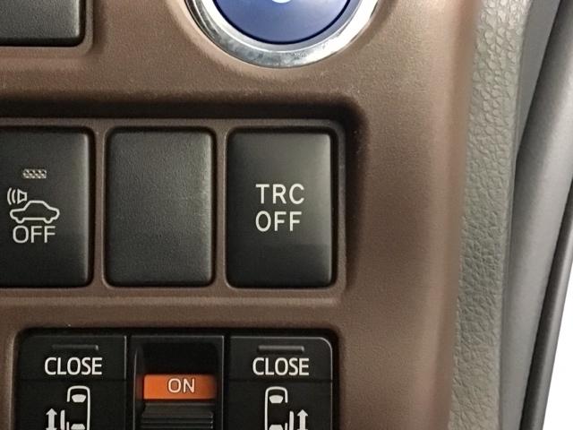 エスクァイア ハイブリッドＧｉ　ＬＥＤ・フルセグ・メモリナビ・バックカメラ・純正ＡＷ・両側電動ドア・ＥＴＣ　シートＨ　Ｒカメラ　ＡＡＣ　ウォークスルー　ナビ＆ＴＶ　地デジ　ＬＥＤライト　キーレスエントリー　スマートキー付　エアバック（10枚目）