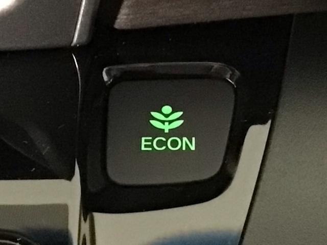 フリードハイブリッド ハイブリッド・EX LED・フルセグ・メモリナビ・バックカメラ・純正AW・シートヒーター・ETC 地デジフルセグTV シ-トヒ-タ- リヤカメラ LEDライト フルオートエアコン ABS DVD再生可 ウォークスルー(12枚目)