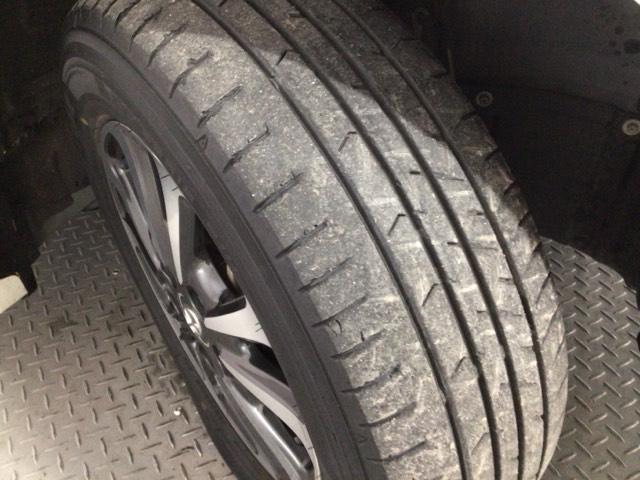 エスクァイア Ｇｉ　ＬＥＤ・フルセグ・メモリナビ・バックカメラ・純正ＡＷ・シートヒーター・ＥＴＣ　両側Ｐドア　シートＨ　ウォークスルー　スマートキーＰスタート　リアカメラ　アイドリングＳＴＯＰ　ＥＴＣ車載器　キーレス（3枚目）