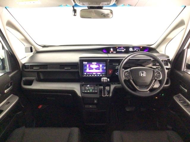 ステップワゴンスパーダ スパーダホンダセンシング　ＬＥＤ・フルセグ・メモリナビ・バックカメラ・純正ＡＷ・両側電動ドア・ＥＴＣ　盗難防止　助手席エアバッグ　Ｗパワスラ　地デジ　ＬＥＤライト　横滑り防止システム　オートエアコン　リアカメラ　ＵＳＢ　スマ鍵（4枚目）