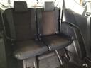 【3列目シート】3列目は2人掛けシートです!2列目を前に倒して乗降りが可能です!お使いにならない時は荷室として活躍します!