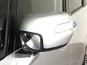 視認性の良いターンランプ付きドアミラー。周りからどっちに曲がるか判りやすくなって安全性が向上しますね。
