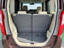荷室、少しの荷物ならシートアレンジなしで積載可能です