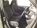 【前席】充分な広さを確保した、快適な前席！インテリアカラーも落ち着いたお色です♪センターアームレストも付いて、リラックスした姿勢で運転していただけます♪