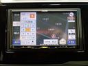 装備人気度が高いナビ付きです。土地勘無い所でも道に迷わず安心ですね！見知らぬ土地へのドライブも一層楽しくなります！