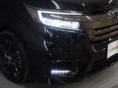 【ＬＥＤヘッドライト】ディスチャージヘッドライト（ＨＩＤ）と同等の明るさで、夜道や雨天走行が明るく視界良好！！フォグライトも装備で、安心感さらにＵＰです♪安心ドライブを楽しんで下さい♪ 3