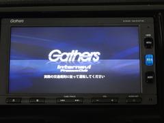 【オーディオ機能】ナビに一体のオーディオは、フルセグＴＶの他にＤＶＤ／ＣＤプレーヤーを装備♪もちろんＦＭ／ＡＭラジオもお聞きいただけますよ♪ 6