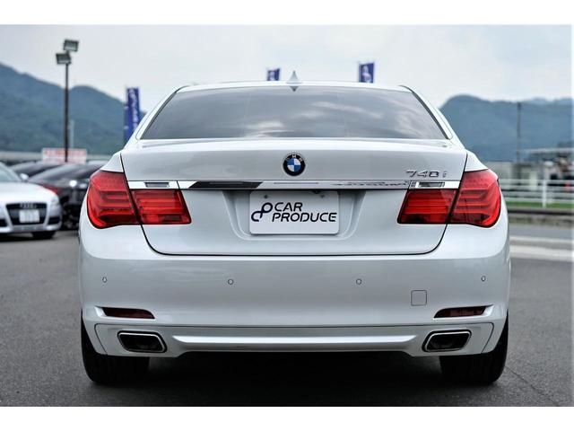 740i ETC・サンルーフ・純正アルミ18インチ・純正ナビ・黒レザーシート・オートライト・フルセグ・バックカメラ・フルセグTV・シートヒーター・パワーシート・シートメモリー機能・ウッドパネル・ソナーセンサー(8枚目)