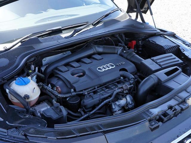 ＴＴクーペ １．８ＴＦＳＩ　後期モデル・赤革シート・パワーシート・シートヒーター・バックカメラ・カーボン調リップ・純正ナビ・ＴＶ・Ｂｌｕｅｔｏｏｔｈ・ＥＴＣ・オートライト・パドルシフト・可変リアウイング・赤ディフューザー（42枚目）