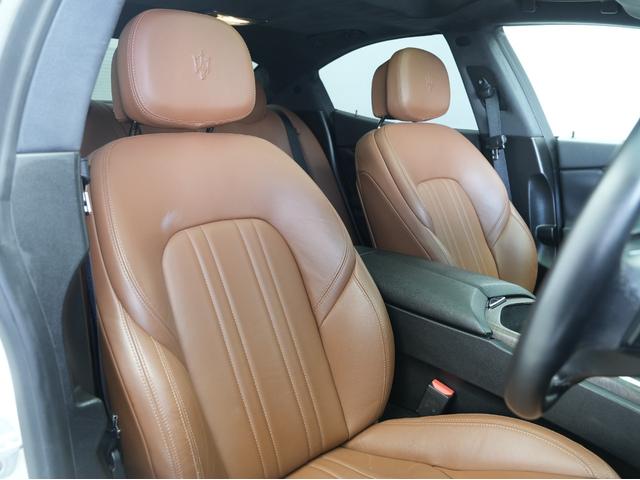 ギブリ ベースグレード 茶本革シート・サンルーフ・21inchアルミホイール・可変バルブ・ダウンサス・スモークテールレンズ・純正ナビ・フルセグTV・Bluetooth・バックカメラ・社外ドラレコ・ETC・オートライト(7枚目)