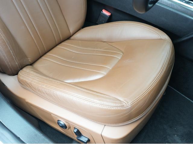 ギブリ ベースグレード 茶本革シート・サンルーフ・21inchアルミホイール・可変バルブ・ダウンサス・スモークテールレンズ・純正ナビ・フルセグTV・Bluetooth・バックカメラ・社外ドラレコ・ETC・オートライト(8枚目)