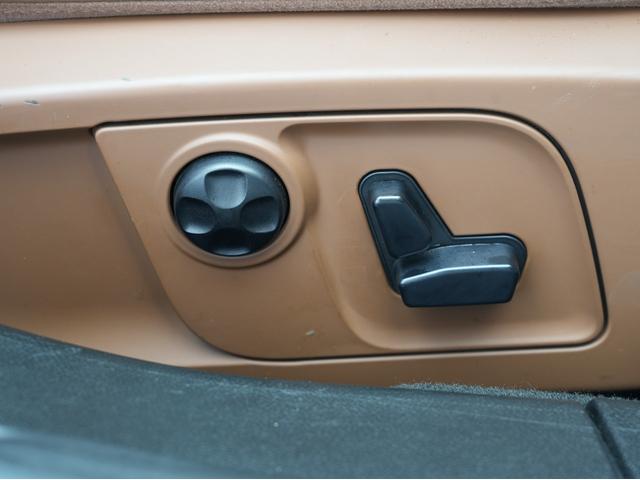 ギブリ ベースグレード 茶本革シート・サンルーフ・21inchアルミホイール・可変バルブ・ダウンサス・スモークテールレンズ・純正ナビ・フルセグTV・Bluetooth・バックカメラ・社外ドラレコ・ETC・オートライト(17枚目)