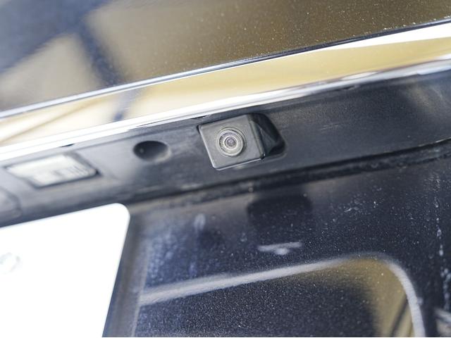 Cクラス C200 CGIブルーエフィシェンシー 黒本革シート・純正ナビ・フルセグTV・ドライブレコーダー・シートヒーター・バックカメラ・シートメモリー・パワーシート・クルーズコントロール・電動格納ミラー・ステアリング電動チルト・ステアリングスイッチ(8枚目)