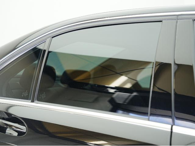 Cクラス C200 CGIブルーエフィシェンシー 黒本革シート・純正ナビ・フルセグTV・ドライブレコーダー・シートヒーター・バックカメラ・シートメモリー・パワーシート・クルーズコントロール・電動格納ミラー・ステアリング電動チルト・ステアリングスイッチ(10枚目)