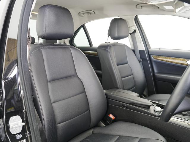 Cクラス C200 CGIブルーエフィシェンシー 黒本革シート・純正ナビ・フルセグTV・ドライブレコーダー・シートヒーター・バックカメラ・シートメモリー・パワーシート・クルーズコントロール・電動格納ミラー・ステアリング電動チルト・ステアリングスイッチ(11枚目)