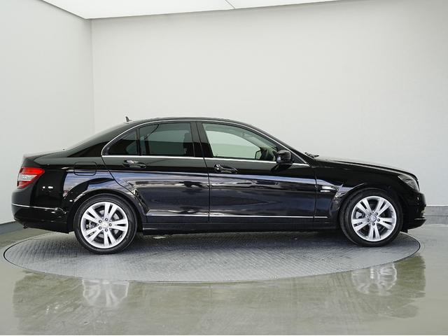 Cクラス C200 CGIブルーエフィシェンシー 黒本革シート・純正ナビ・フルセグTV・ドライブレコーダー・シートヒーター・バックカメラ・シートメモリー・パワーシート・クルーズコントロール・電動格納ミラー・ステアリング電動チルト・ステアリングスイッチ(27枚目)