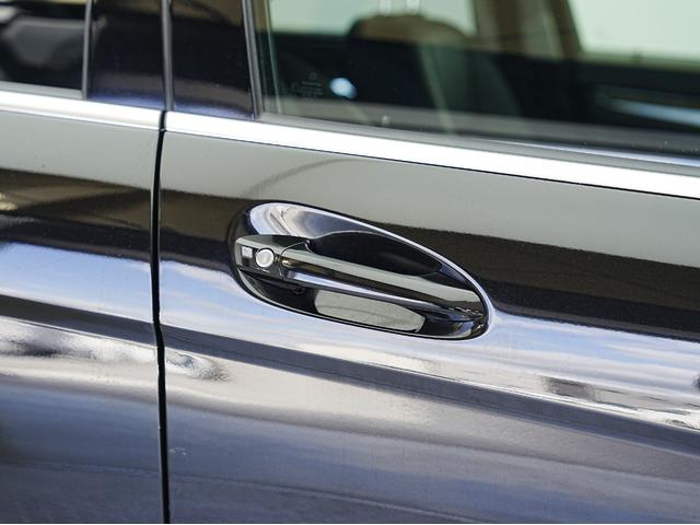 Cクラス C200 CGIブルーエフィシェンシー 黒本革シート・純正ナビ・フルセグTV・ドライブレコーダー・シートヒーター・バックカメラ・シートメモリー・パワーシート・クルーズコントロール・電動格納ミラー・ステアリング電動チルト・ステアリングスイッチ(28枚目)