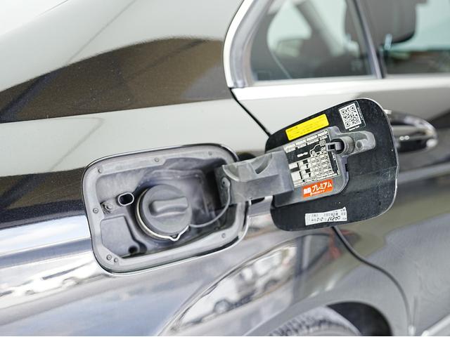 Cクラス C200 CGIブルーエフィシェンシー 黒本革シート・純正ナビ・フルセグTV・ドライブレコーダー・シートヒーター・バックカメラ・シートメモリー・パワーシート・クルーズコントロール・電動格納ミラー・ステアリング電動チルト・ステアリングスイッチ(29枚目)