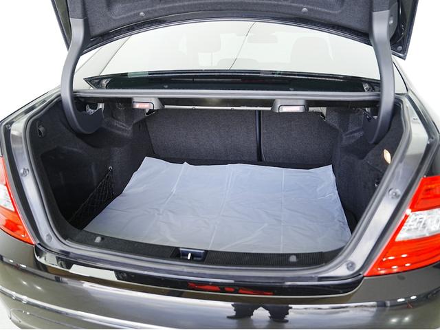 Cクラス C200 CGIブルーエフィシェンシー 黒本革シート・純正ナビ・フルセグTV・ドライブレコーダー・シートヒーター・バックカメラ・シートメモリー・パワーシート・クルーズコントロール・電動格納ミラー・ステアリング電動チルト・ステアリングスイッチ(37枚目)