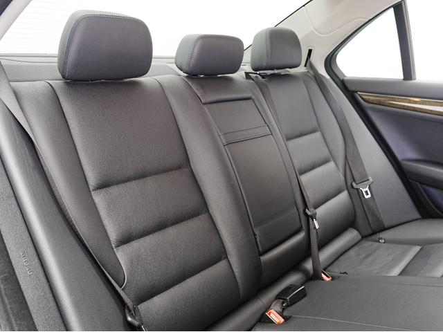 Cクラス C200 CGIブルーエフィシェンシー 黒本革シート・純正ナビ・フルセグTV・ドライブレコーダー・シートヒーター・バックカメラ・シートメモリー・パワーシート・クルーズコントロール・電動格納ミラー・ステアリング電動チルト・ステアリングスイッチ(45枚目)