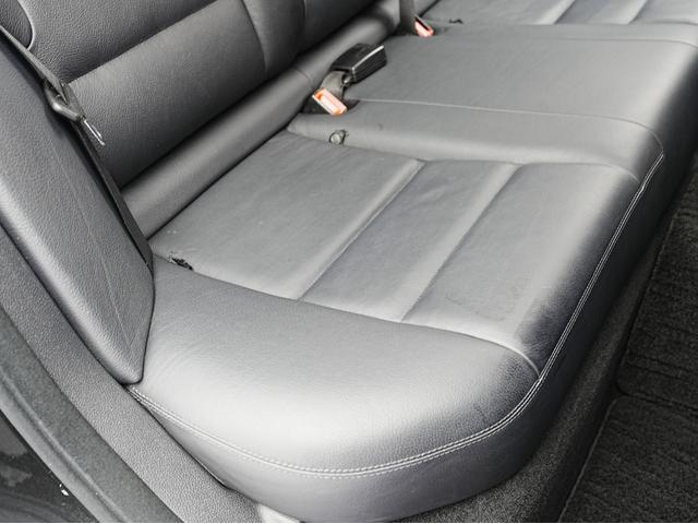 Cクラス C200 CGIブルーエフィシェンシー 黒本革シート・純正ナビ・フルセグTV・ドライブレコーダー・シートヒーター・バックカメラ・シートメモリー・パワーシート・クルーズコントロール・電動格納ミラー・ステアリング電動チルト・ステアリングスイッチ(46枚目)