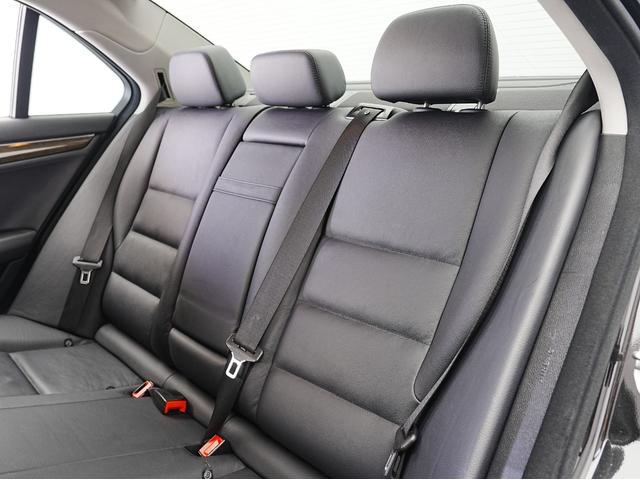 Cクラス C200 CGIブルーエフィシェンシー 黒本革シート・純正ナビ・フルセグTV・ドライブレコーダー・シートヒーター・バックカメラ・シートメモリー・パワーシート・クルーズコントロール・電動格納ミラー・ステアリング電動チルト・ステアリングスイッチ(47枚目)