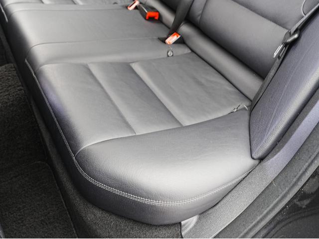 Cクラス C200 CGIブルーエフィシェンシー 黒本革シート・純正ナビ・フルセグTV・ドライブレコーダー・シートヒーター・バックカメラ・シートメモリー・パワーシート・クルーズコントロール・電動格納ミラー・ステアリング電動チルト・ステアリングスイッチ(48枚目)