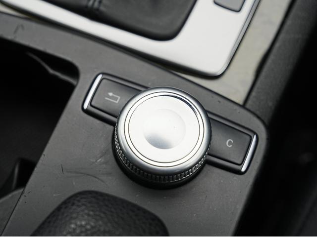 Cクラス C200 CGIブルーエフィシェンシー 黒本革シート・純正ナビ・フルセグTV・ドライブレコーダー・シートヒーター・バックカメラ・シートメモリー・パワーシート・クルーズコントロール・電動格納ミラー・ステアリング電動チルト・ステアリングスイッチ(67枚目)