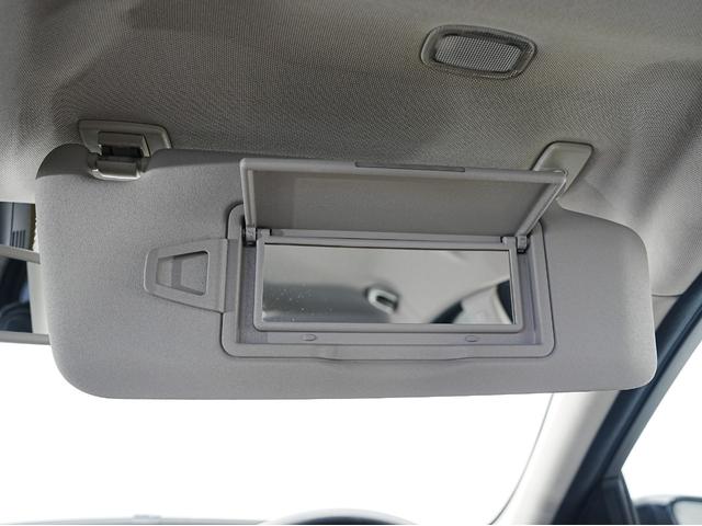 Cクラス C200 CGIブルーエフィシェンシー 黒本革シート・純正ナビ・フルセグTV・ドライブレコーダー・シートヒーター・バックカメラ・シートメモリー・パワーシート・クルーズコントロール・電動格納ミラー・ステアリング電動チルト・ステアリングスイッチ(70枚目)