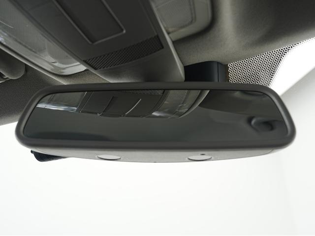 Cクラス C200 CGIブルーエフィシェンシー 黒本革シート・純正ナビ・フルセグTV・ドライブレコーダー・シートヒーター・バックカメラ・シートメモリー・パワーシート・クルーズコントロール・電動格納ミラー・ステアリング電動チルト・ステアリングスイッチ(71枚目)