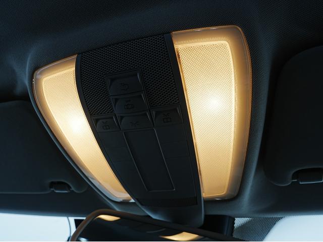 Cクラス C200 CGIブルーエフィシェンシー 黒本革シート・純正ナビ・フルセグTV・ドライブレコーダー・シートヒーター・バックカメラ・シートメモリー・パワーシート・クルーズコントロール・電動格納ミラー・ステアリング電動チルト・ステアリングスイッチ(72枚目)