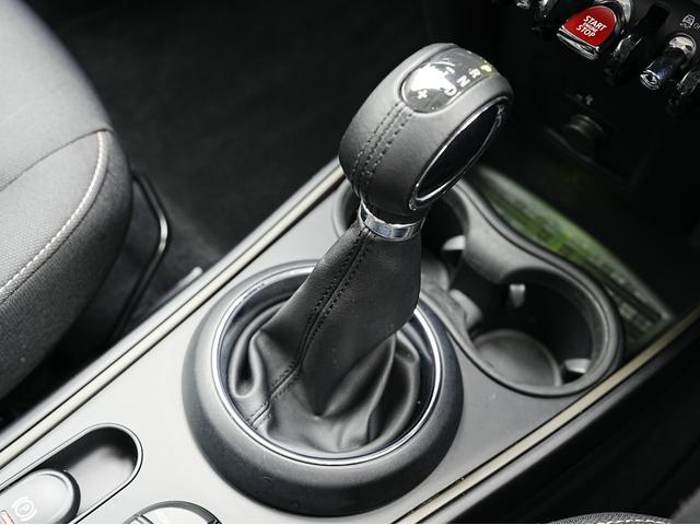 ＭＩＮＩ クーパーＤ　クロスオーバー　オール４　インテリジェントセーフティ・ＡＣＣ・バックカメラ・電子パーキング・シートヒーター・アイドリングストップ・ソナーセンサー・パワーバックドア・Ｂｌｕｅｔｏｏｔｈ・コンフォートアクセス・ＵＳＢソケット（68枚目）