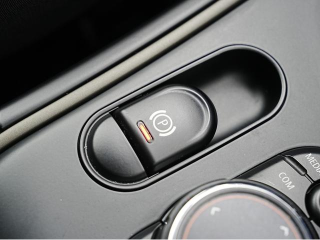 ＭＩＮＩ クーパーＤ　クロスオーバー　オール４　インテリジェントセーフティ・ＡＣＣ・バックカメラ・電子パーキング・シートヒーター・アイドリングストップ・ソナーセンサー・パワーバックドア・Ｂｌｕｅｔｏｏｔｈ・コンフォートアクセス・ＵＳＢソケット（70枚目）