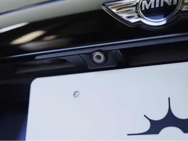 ＭＩＮＩ ジョンクーパーワークス　ペッパーパッケージ・ヘッドアップディスプレイ・ナビ２０２５年更新済み・ＬＥＤヘッドライト・社外レーダー・ソナーセンサー・Ｂｌｕｅｔｏｏｔｈ・アイドリングストップ・オートライト・オートワイパー（8枚目）