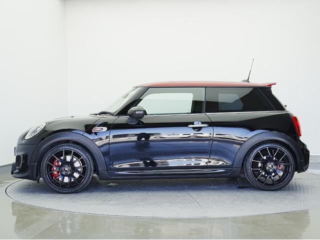 ＭＩＮＩ ジョンクーパーワークス　ペッパーパッケージ・ヘッドアップディスプレイ・ナビ２０２５年更新済み・ＬＥＤヘッドライト・社外レーダー・ソナーセンサー・Ｂｌｕｅｔｏｏｔｈ・アイドリングストップ・オートライト・オートワイパー（36枚目）