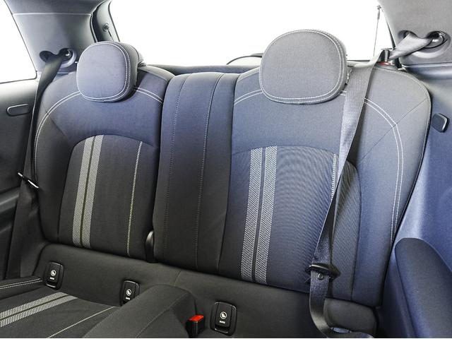 ＭＩＮＩ ジョンクーパーワークス　ペッパーパッケージ・ヘッドアップディスプレイ・ナビ２０２５年更新済み・ＬＥＤヘッドライト・社外レーダー・ソナーセンサー・Ｂｌｕｅｔｏｏｔｈ・アイドリングストップ・オートライト・オートワイパー（46枚目）