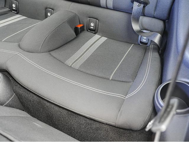 ＭＩＮＩ ジョンクーパーワークス　ペッパーパッケージ・ヘッドアップディスプレイ・ナビ２０２５年更新済み・ＬＥＤヘッドライト・社外レーダー・ソナーセンサー・Ｂｌｕｅｔｏｏｔｈ・アイドリングストップ・オートライト・オートワイパー（47枚目）