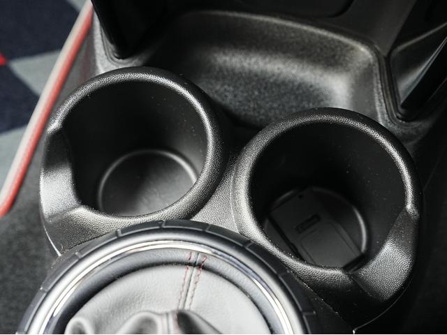 ＭＩＮＩ ジョンクーパーワークス　ペッパーパッケージ・ヘッドアップディスプレイ・ナビ２０２５年更新済み・ＬＥＤヘッドライト・社外レーダー・ソナーセンサー・Ｂｌｕｅｔｏｏｔｈ・アイドリングストップ・オートライト・オートワイパー（70枚目）