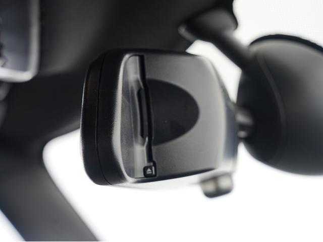 ＭＩＮＩ ジョンクーパーワークス　ペッパーパッケージ・ヘッドアップディスプレイ・ナビ２０２５年更新済み・ＬＥＤヘッドライト・社外レーダー・ソナーセンサー・Ｂｌｕｅｔｏｏｔｈ・アイドリングストップ・オートライト・オートワイパー（80枚目）