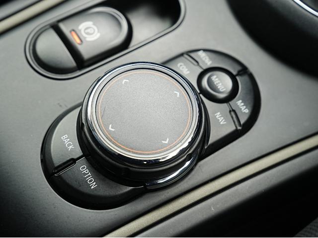 ＭＩＮＩ クーパーＤ　クロスオーバー　前後ドラレコ・ＡＣＣ・ＬＥＤヘッドライト・パワーバックドア・インテリジェントセーフティ・電動リヤゲート・純正ナビ・Ｂｌｕｅｔｏｏｔｈ・バックカメラ・後席フィルム・後方ソナーセンサー・オートワイパー（71枚目）
