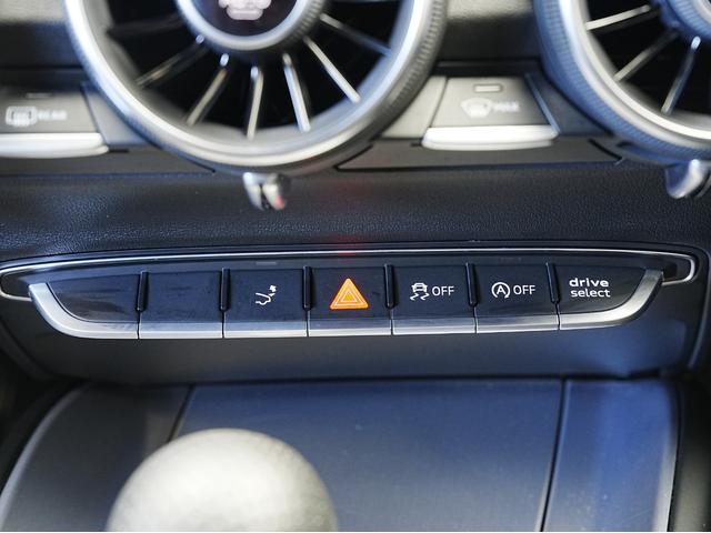 TTクーペ 2.0TFSI クワトロ Sラインパッケージ マトリクスLED・ハーフレザーシート・純正18インチSラインAW・バーチャルコックピット・リヤウイング・後席フィルム・フルセグTV・Bluetooth・アイドリングストップ・シーケンシャルターンランプ(61枚目)