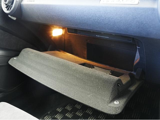 TTクーペ 2.0TFSI クワトロ Sラインパッケージ マトリクスLED・ハーフレザーシート・純正18インチSラインAW・バーチャルコックピット・リヤウイング・後席フィルム・フルセグTV・Bluetooth・アイドリングストップ・シーケンシャルターンランプ(75枚目)