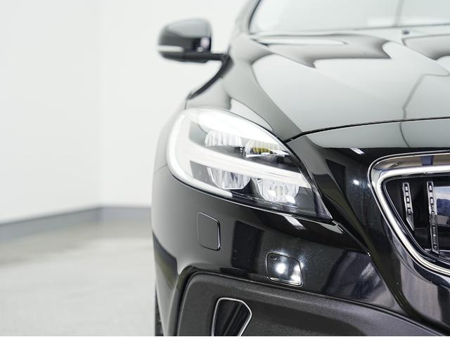 VOLVO V40 CROSS COUNTRY D4 SUMMUM