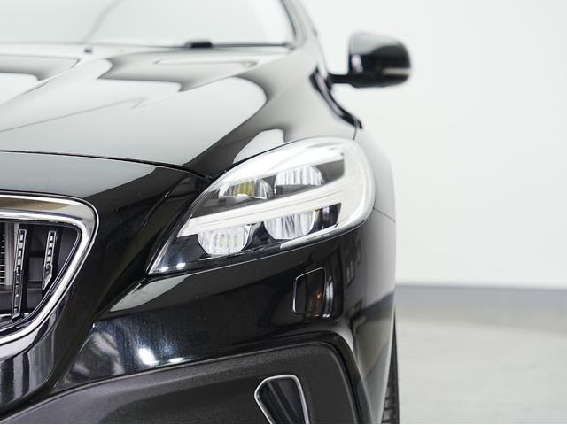 VOLVO V40 CROSS COUNTRY D4 SUMMUM
