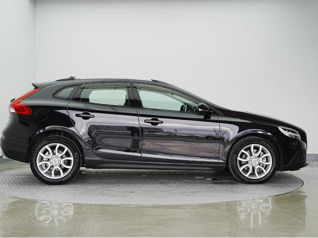 VOLVO V40 CROSS COUNTRY D4 SUMMUM