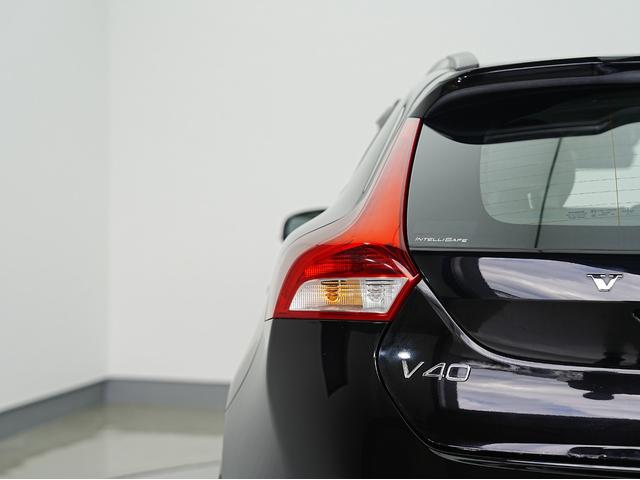 VOLVO V40 CROSS COUNTRY D4 SUMMUM