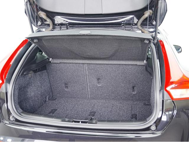 VOLVO V40 CROSS COUNTRY D4 SUMMUM