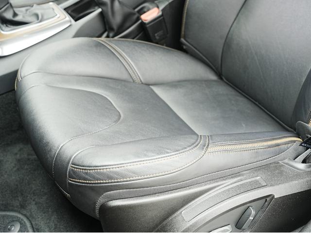 VOLVO V40 CROSS COUNTRY D4 SUMMUM